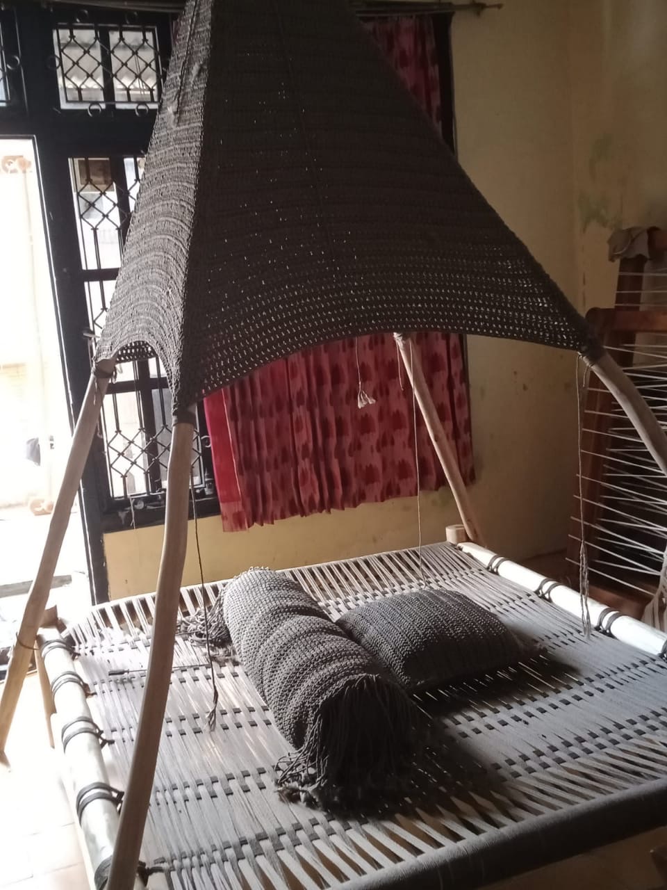 Canopy daybed