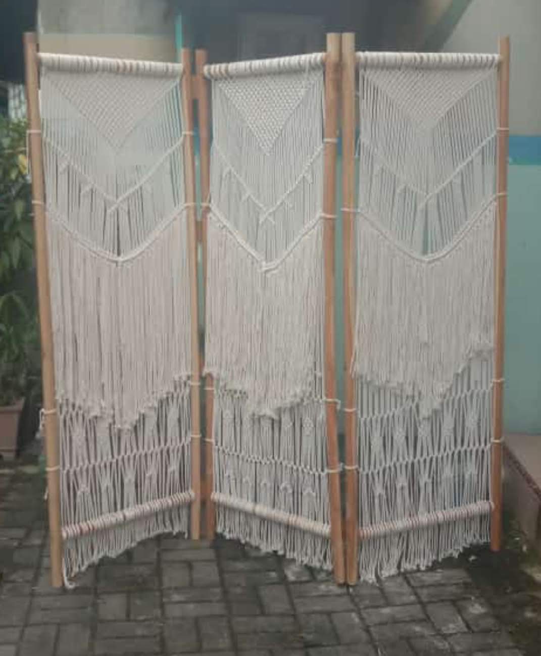 Macramé room divider